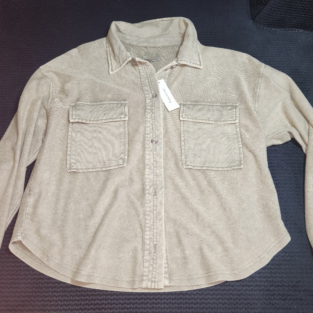 TS Olive Sage Green Button Up Shorter Shirt Jacket Shacket NWT Size Medium